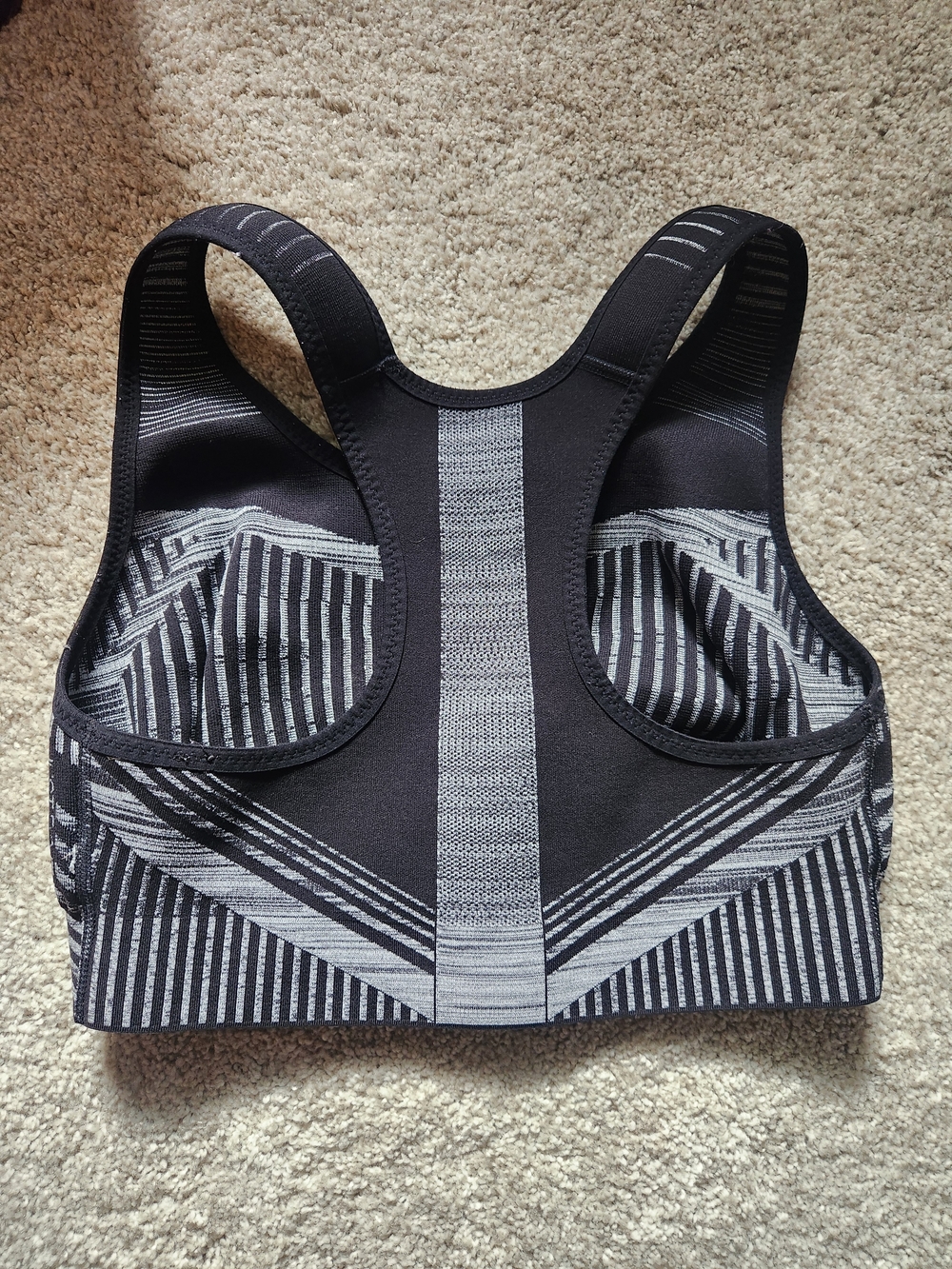 Nike Women's FE/NOM Flyknit Sports Bra - Picture 3 of 10